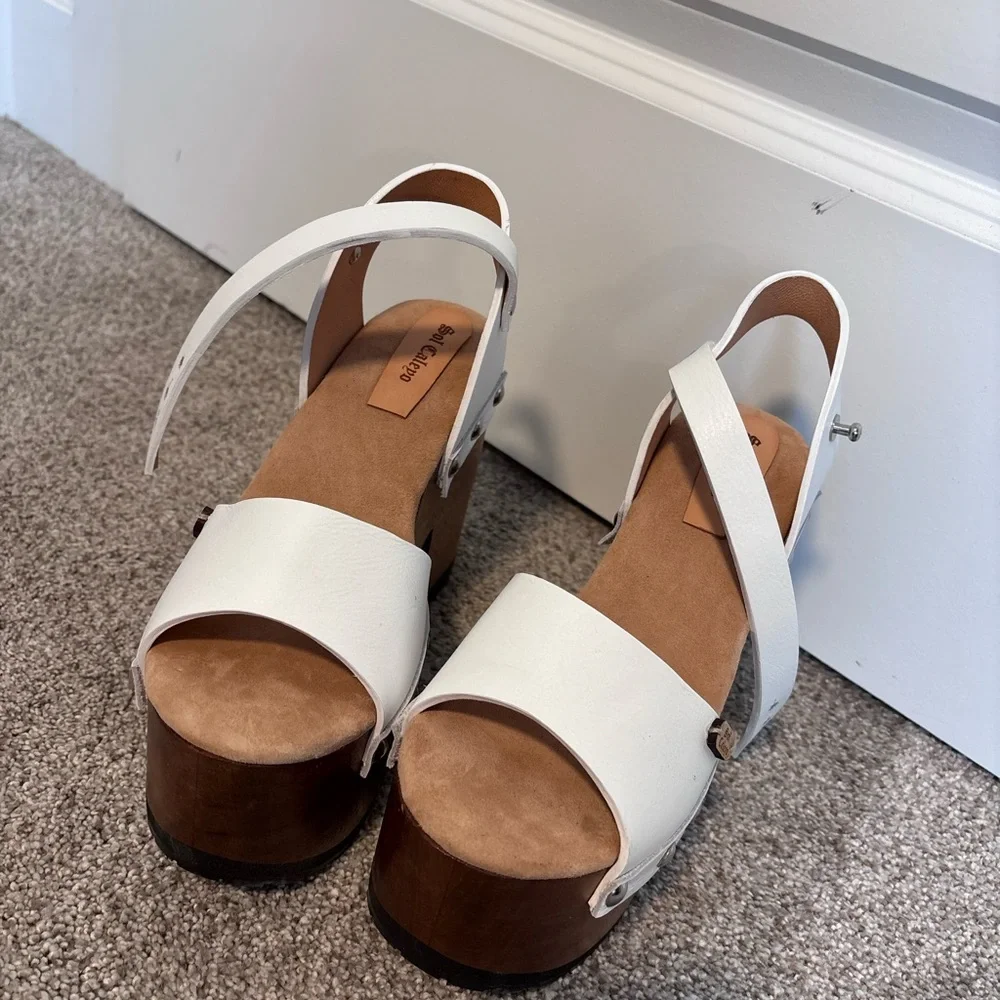 Women’s White and Brown Platform leather straps Sandals size 7.5 - Picture 1 of 4